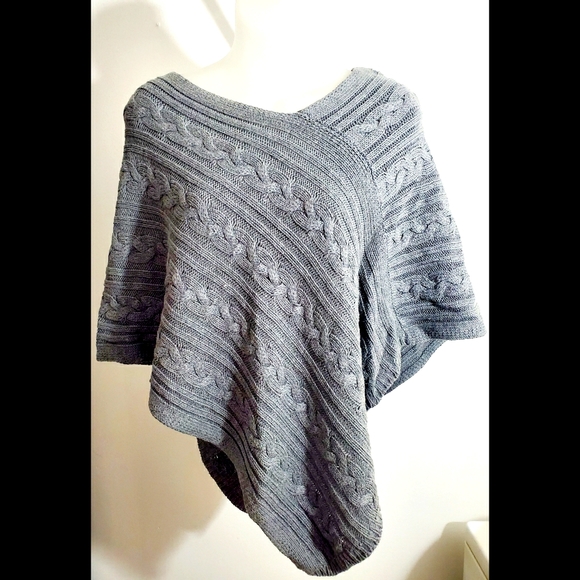 LOFT Sweaters - Ann Taylor Loft Gray Thick Knit Sweater Shawl
